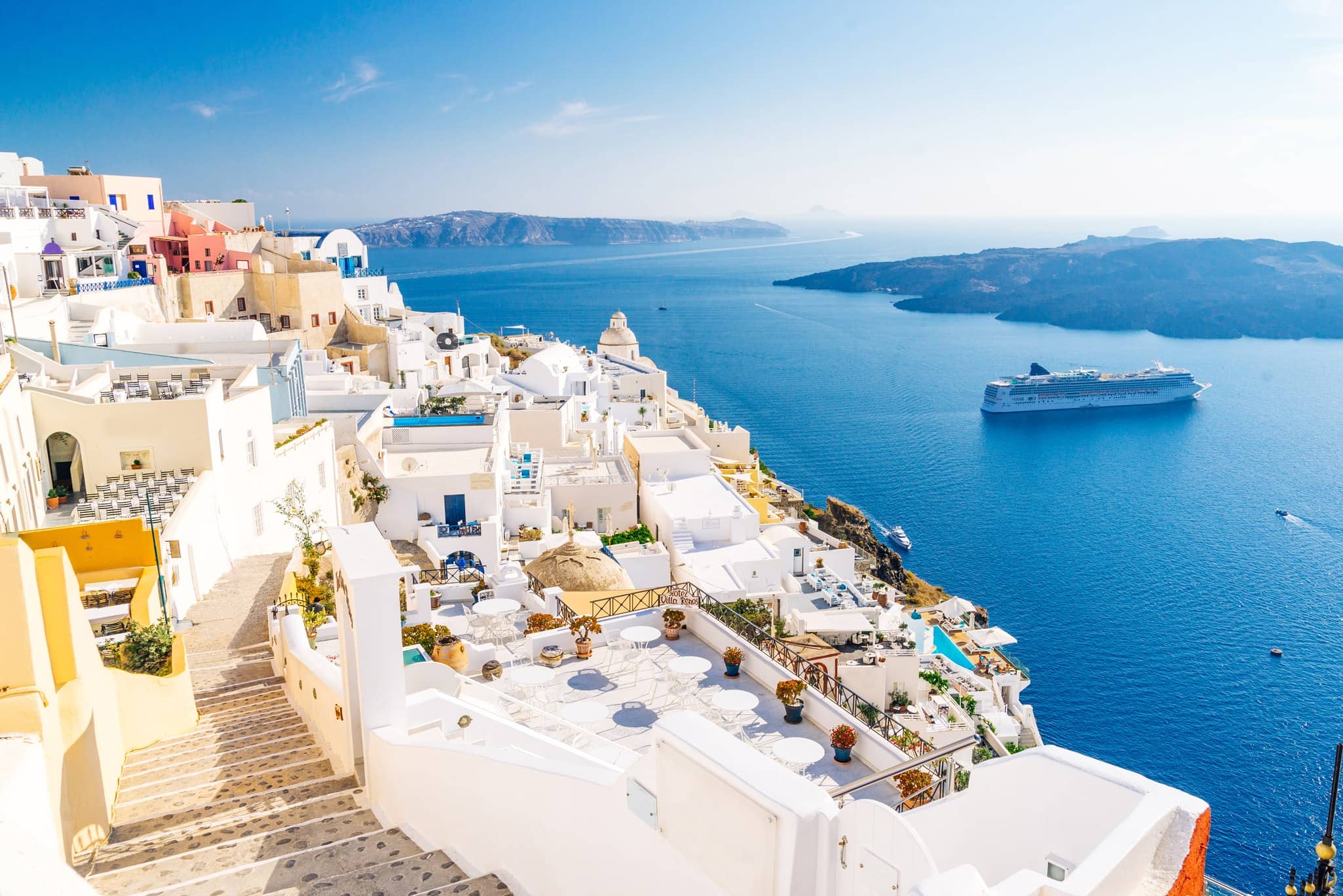 Santorini on a Budget 2026: Save Money Without Sacrificing the Magic